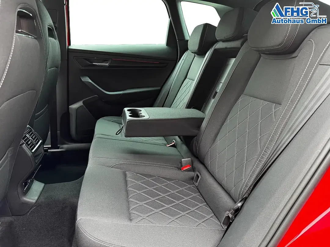 Skoda Karoq - Thumbnail 25