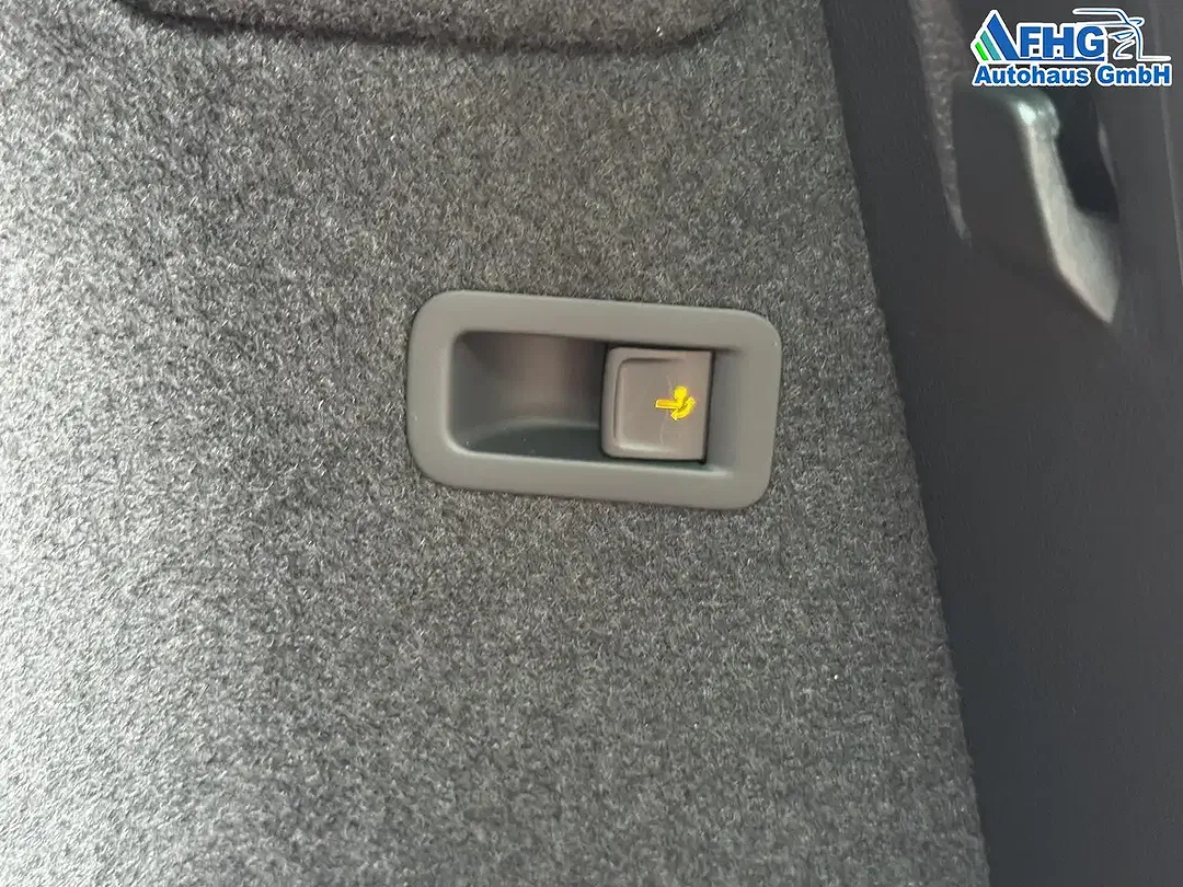 Skoda Karoq - Thumbnail 27