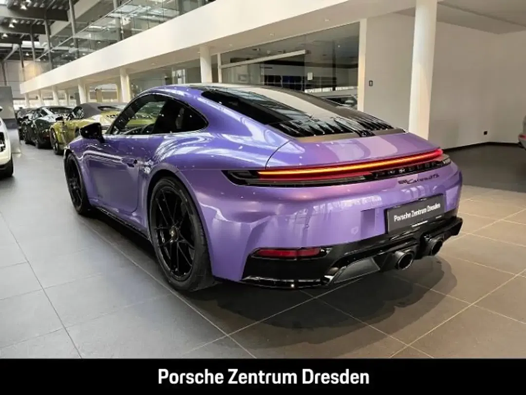 Porsche 992 - Thumbnail 3