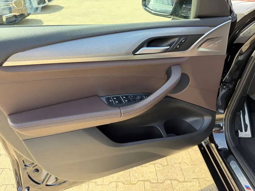 BMW X4 - Thumbnail 12