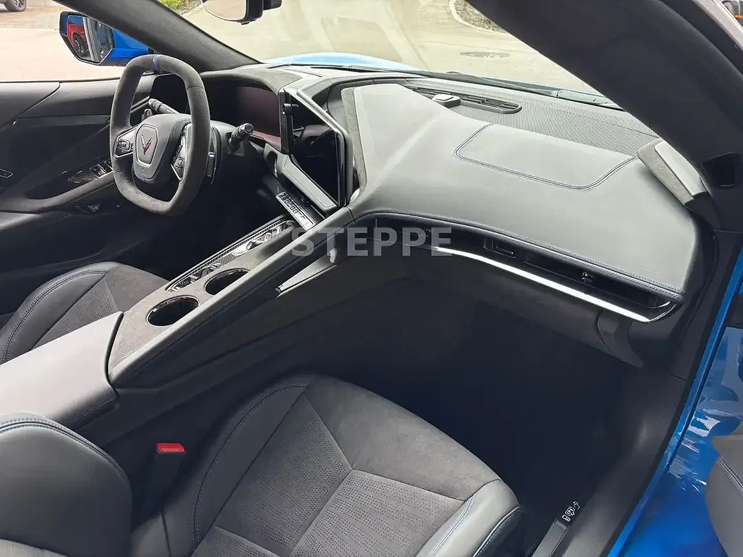 Corvette C8 - Thumbnail 12