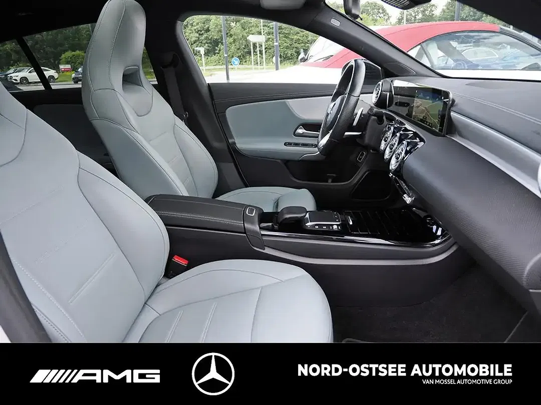 Mercedes-Benz CLA 200 - Thumbnail 11