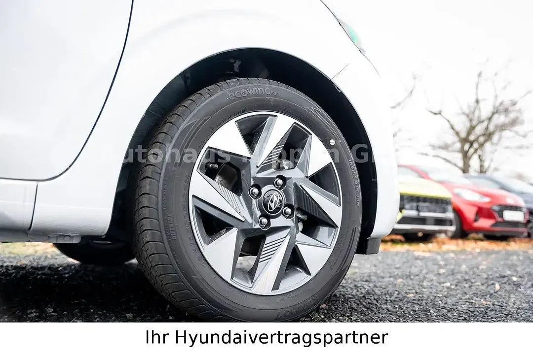 Hyundai i10 - Thumbnail 13