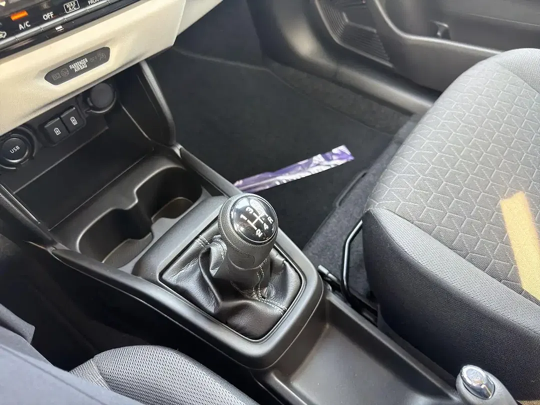 Suzuki Swift - Thumbnail 14