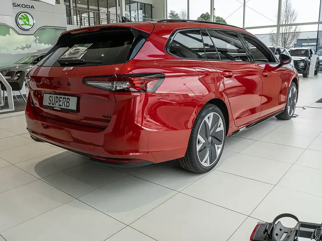 Skoda Superb - Thumbnail 3