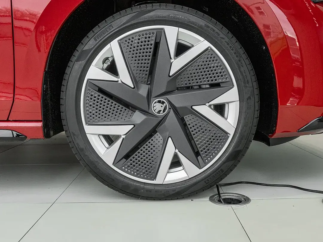 Skoda Superb - Thumbnail 4