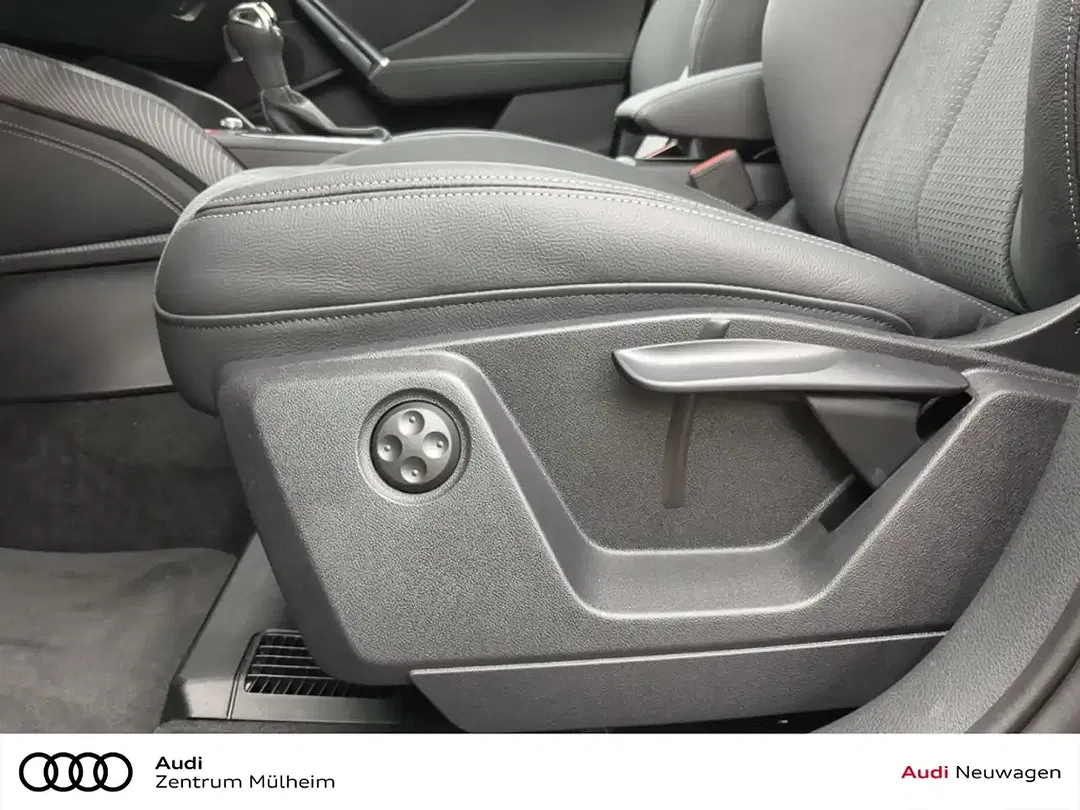 Audi SQ2 - Thumbnail 11