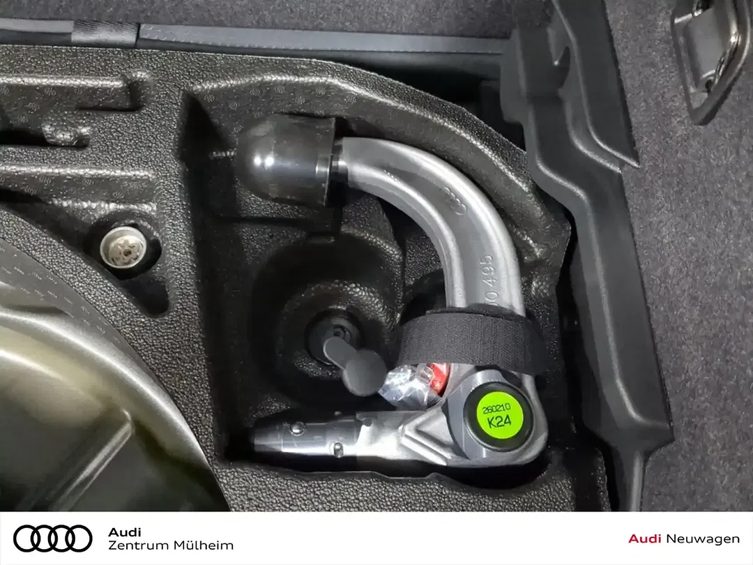 Audi SQ2 - Thumbnail 9