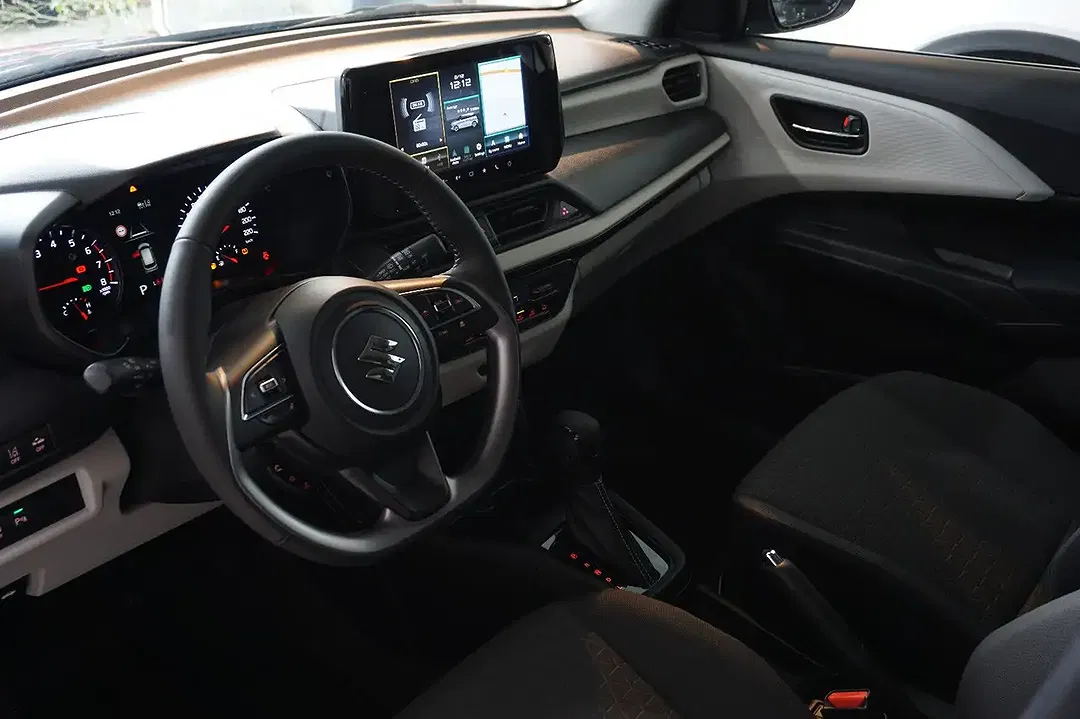 Suzuki Swift - Thumbnail 8