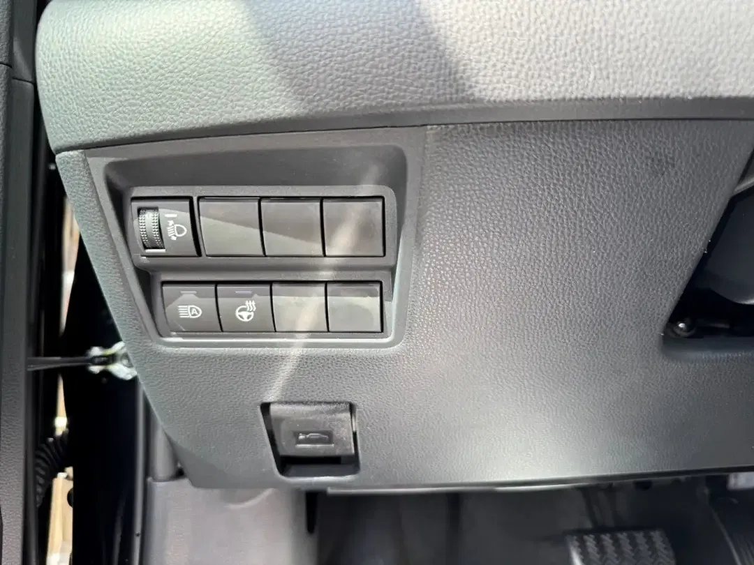 Toyota Yaris - Thumbnail 11