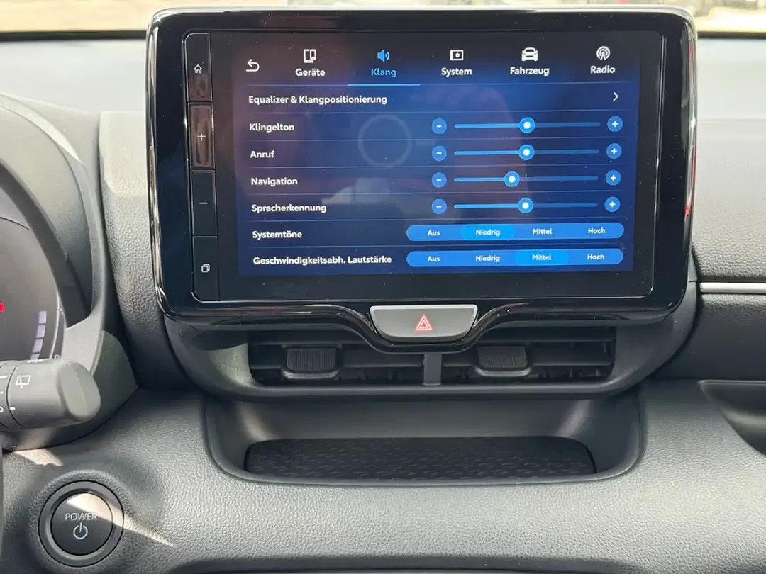 Toyota Yaris - Thumbnail 14