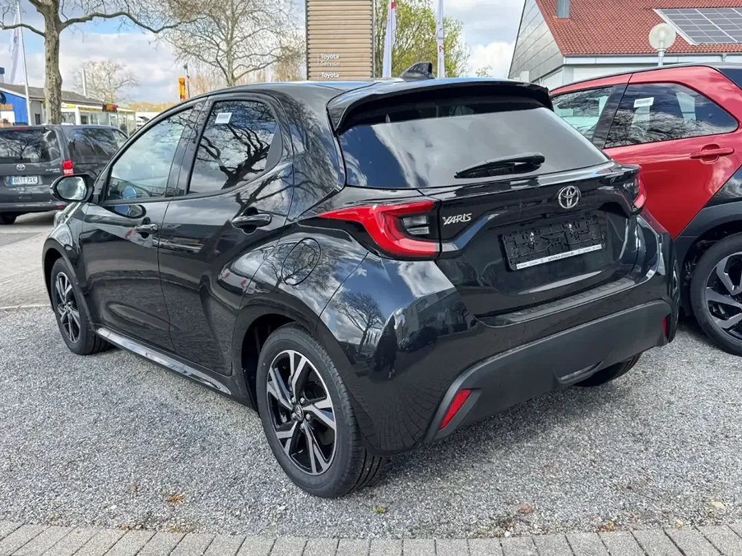 Toyota Yaris - Thumbnail 3