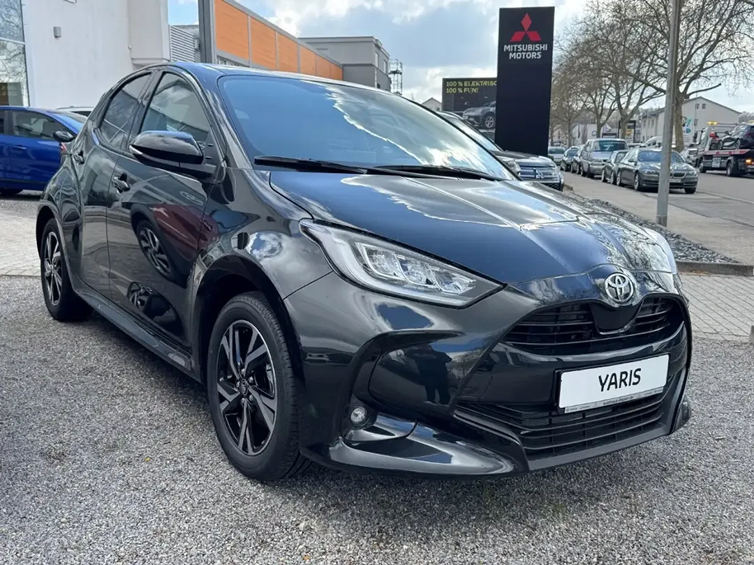 Toyota Yaris - Thumbnail 5