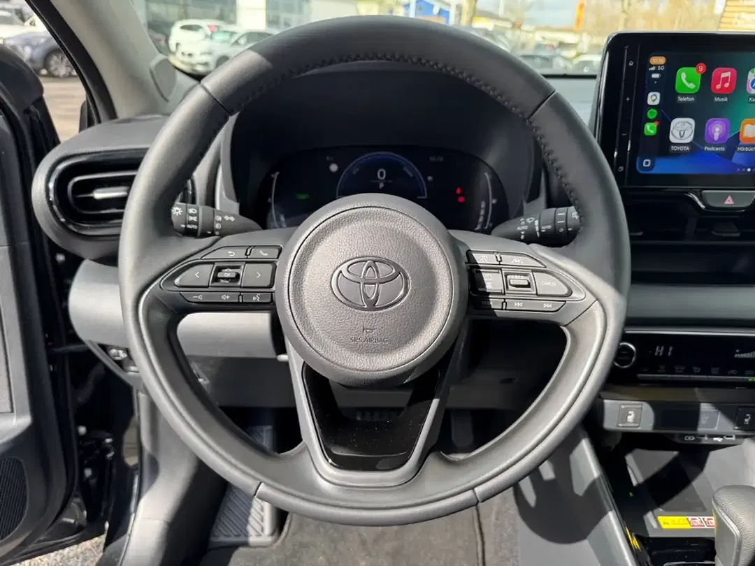 Toyota Yaris - Thumbnail 9