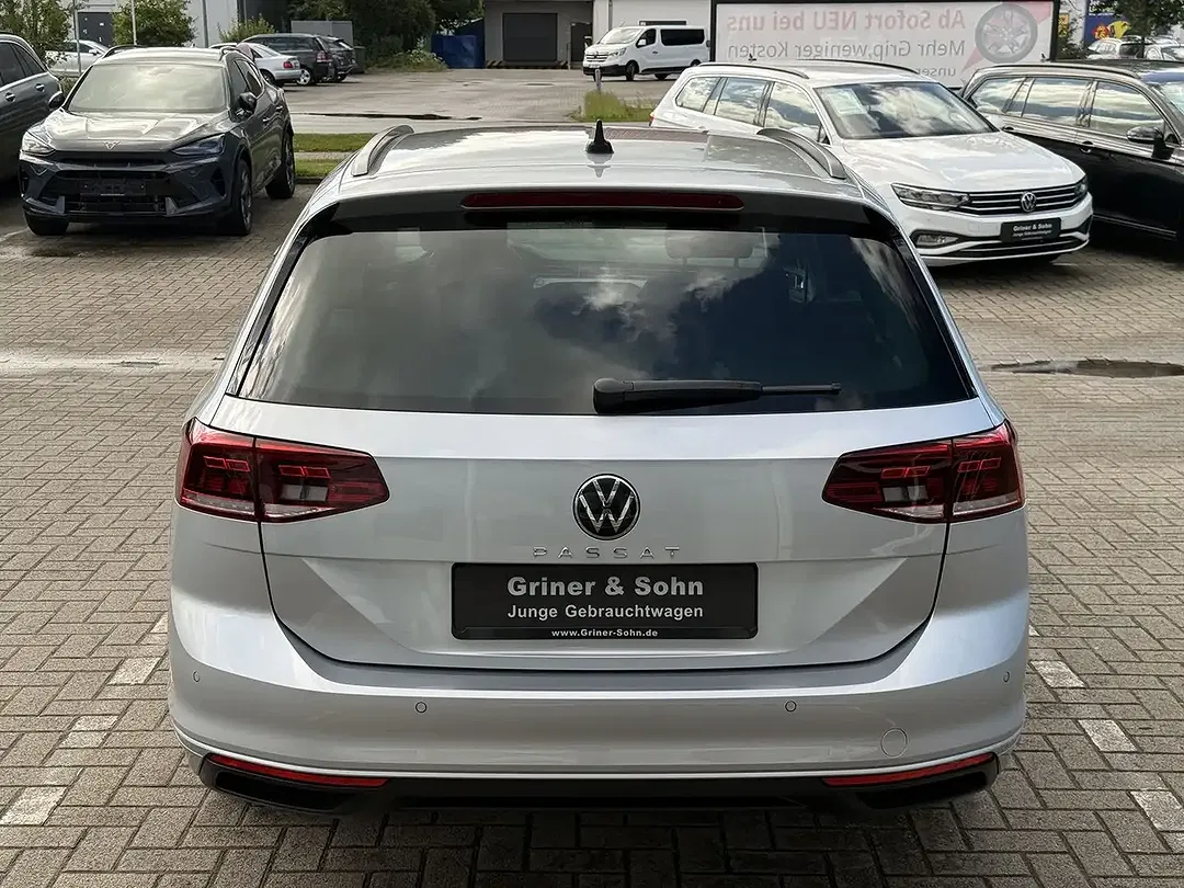 Volkswagen Passat - Thumbnail 7