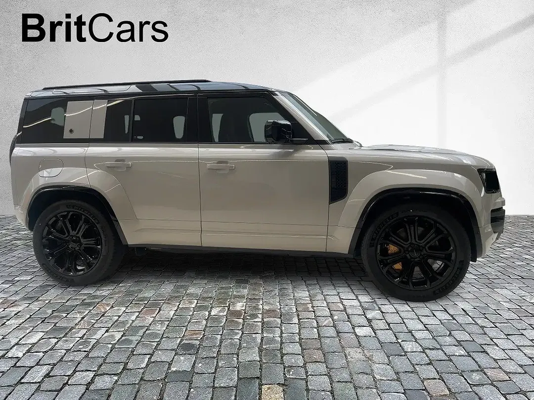 Land Rover Defender - Thumbnail 5