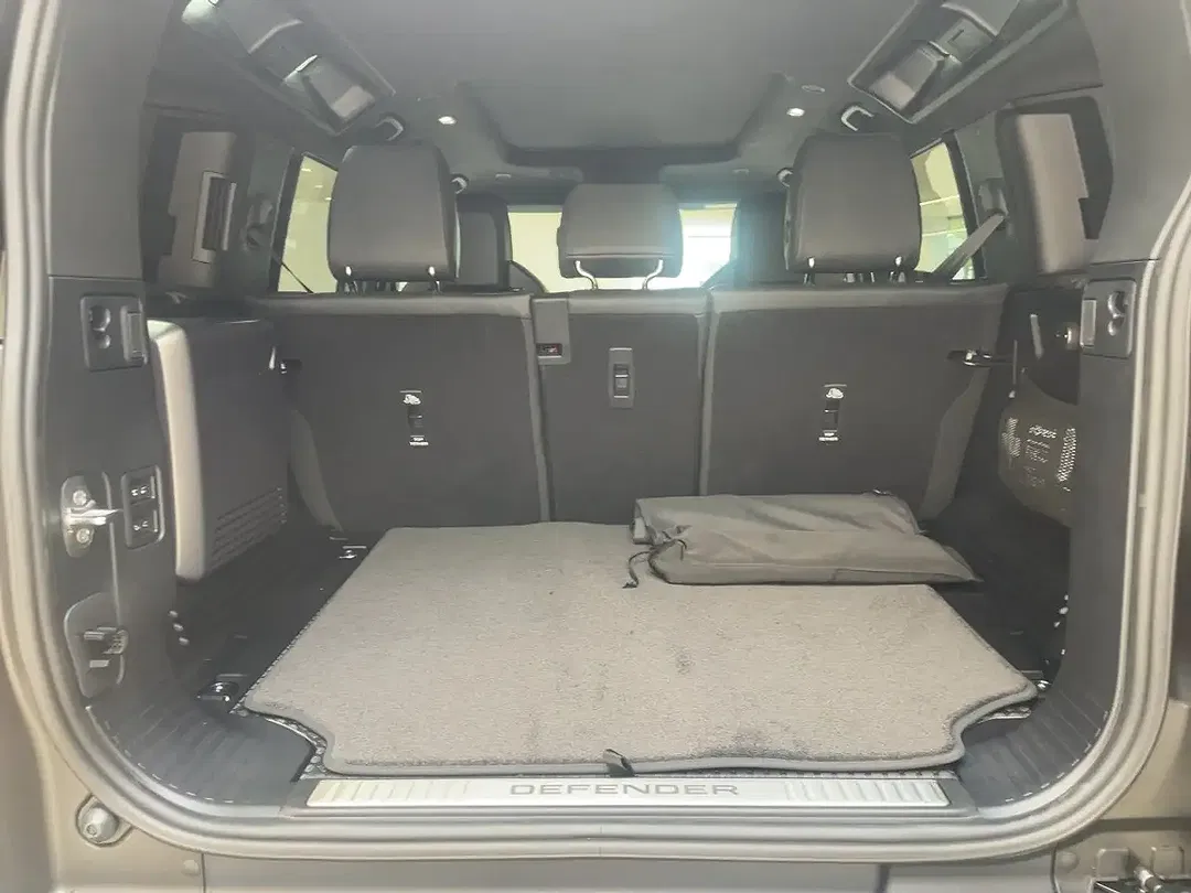 Land Rover Defender - Thumbnail 7