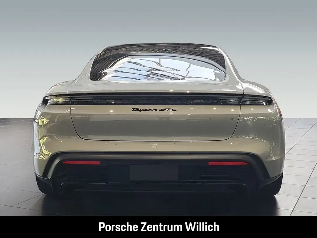 Porsche Taycan - Thumbnail 5