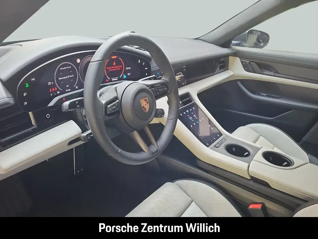 Porsche Taycan - Thumbnail 7