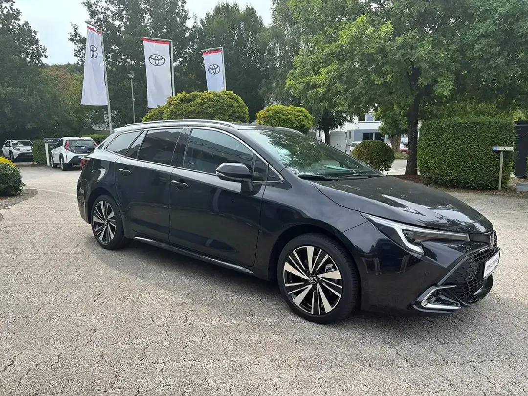 Toyota Corolla - Thumbnail 3