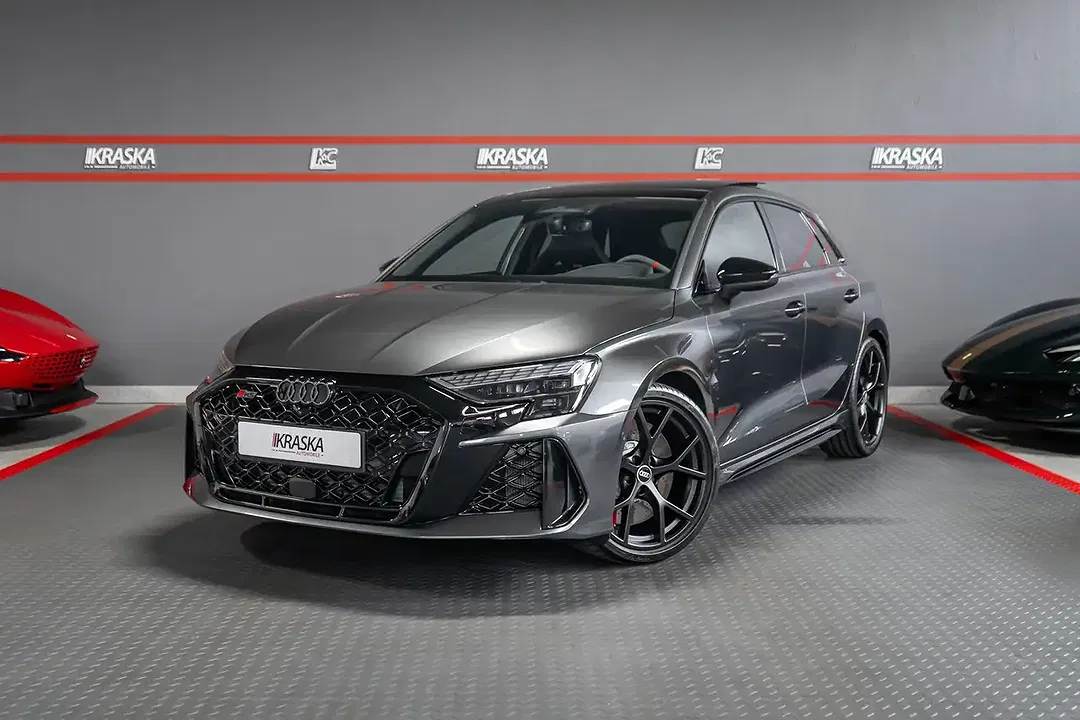 Audi RS3 - Thumbnail 1