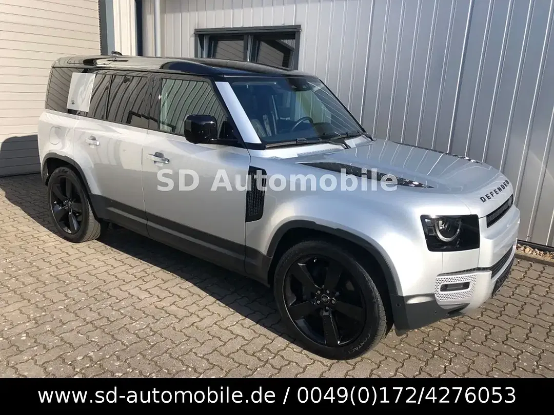 Land Rover Defender - Thumbnail 1