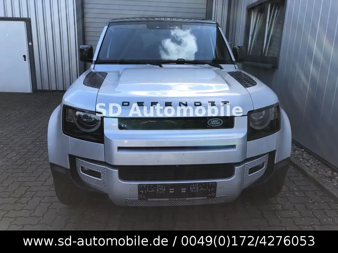 Land Rover Defender - Thumbnail 2