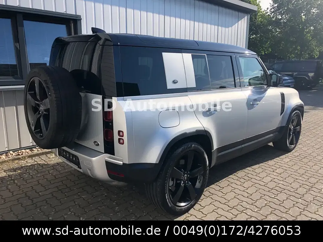 Land Rover Defender - Thumbnail 4