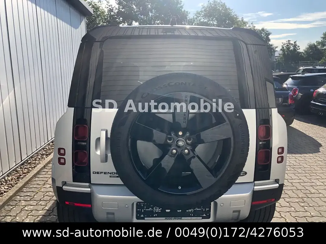 Land Rover Defender - Thumbnail 5