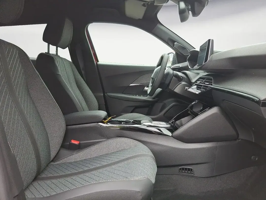 Peugeot 2008 - Thumbnail 9