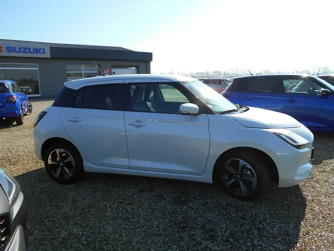 Suzuki Swift - Thumbnail 5