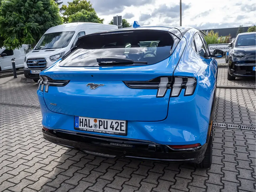Ford Mustang - Thumbnail 5
