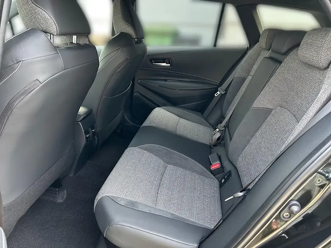 Toyota Corolla - Thumbnail 11