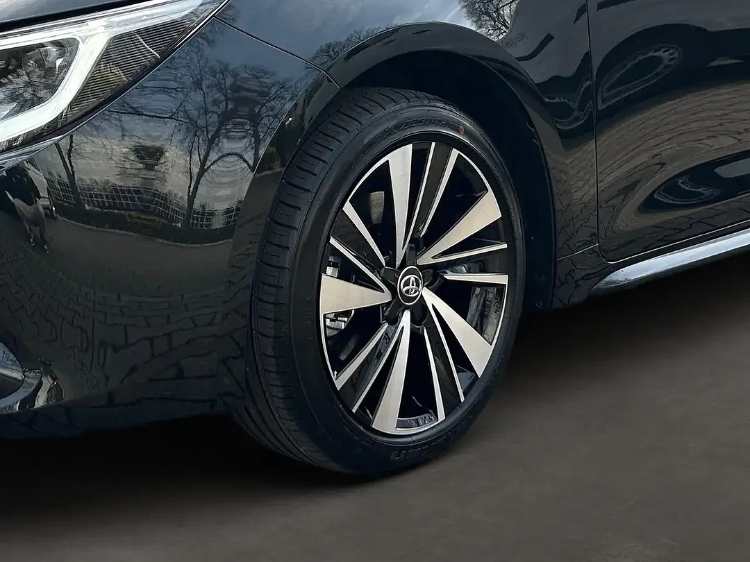 Toyota Corolla - Thumbnail 9