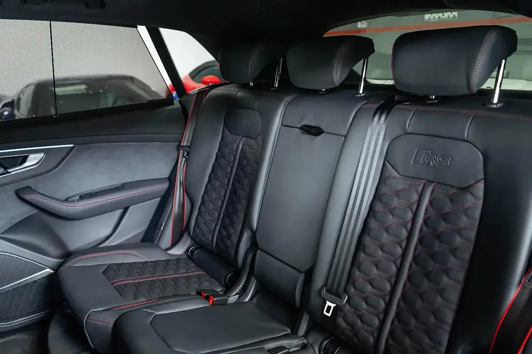 Audi RS Q8 - Thumbnail 17