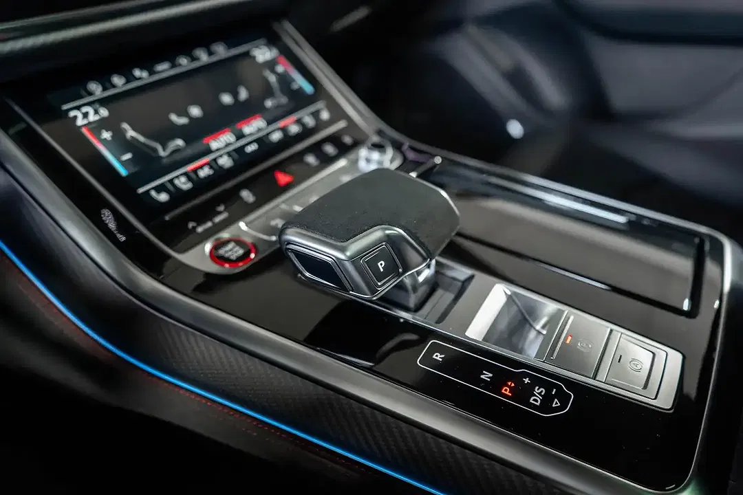 Audi RS Q8 - Thumbnail 24