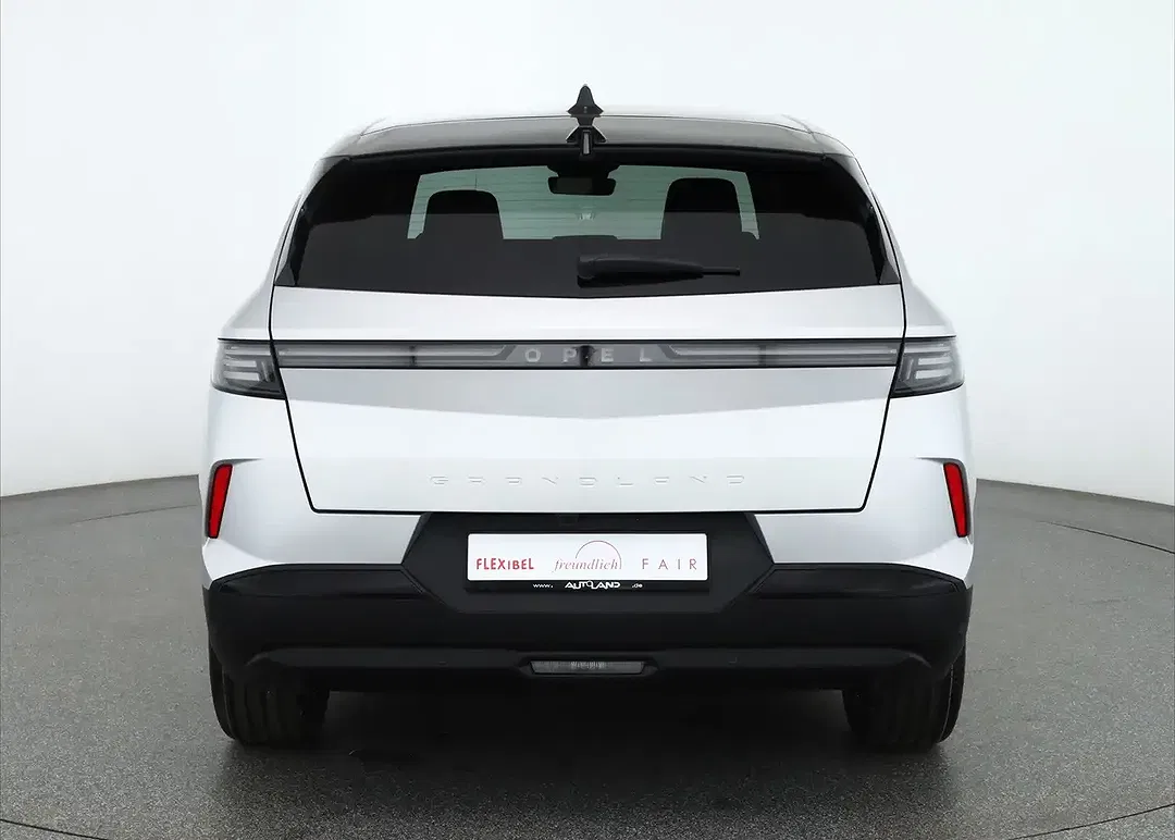 Opel Grandland - Thumbnail 3