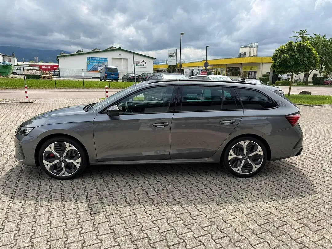 Skoda Octavia - Thumbnail 3