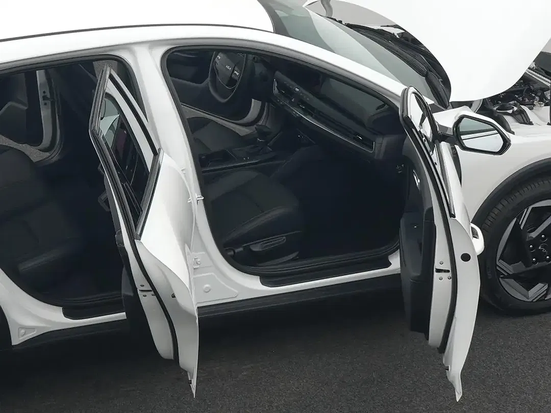 Kia K4 - Thumbnail 10