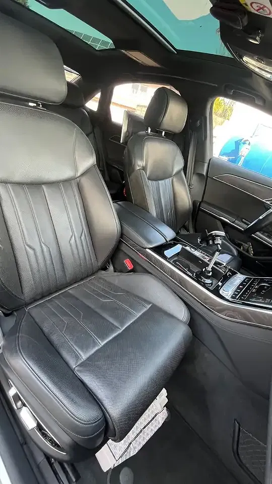 Audi A8 - Thumbnail 12