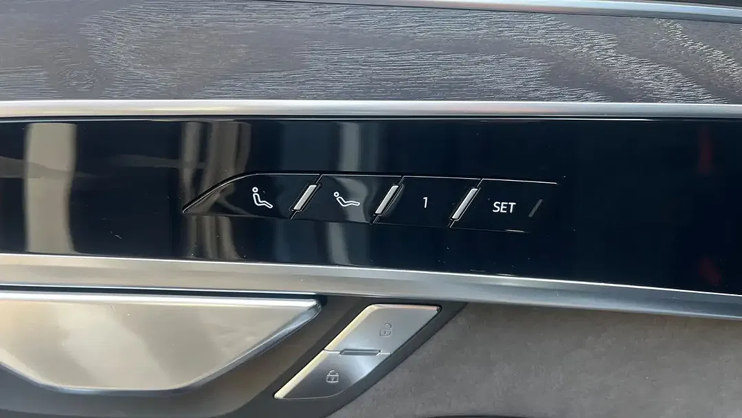 Audi A8 - Thumbnail 16