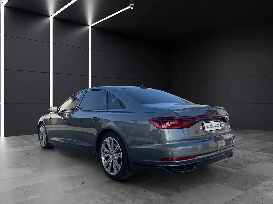 Audi A8 - Thumbnail 3