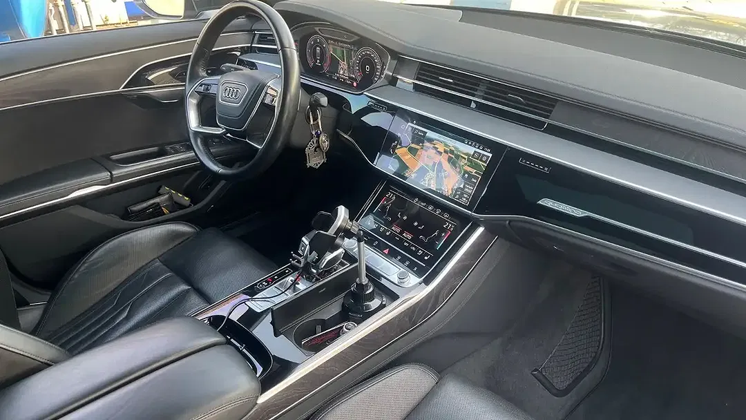 Audi A8 - Thumbnail 9