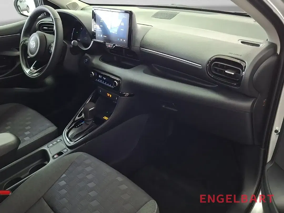 Toyota Yaris - Thumbnail 11