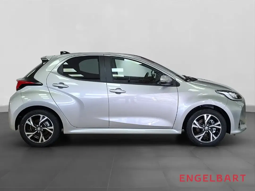 Toyota Yaris - Thumbnail 5