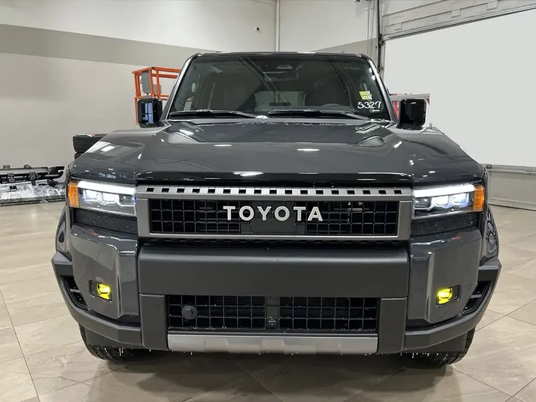 Toyota Land Cruiser - Thumbnail 2