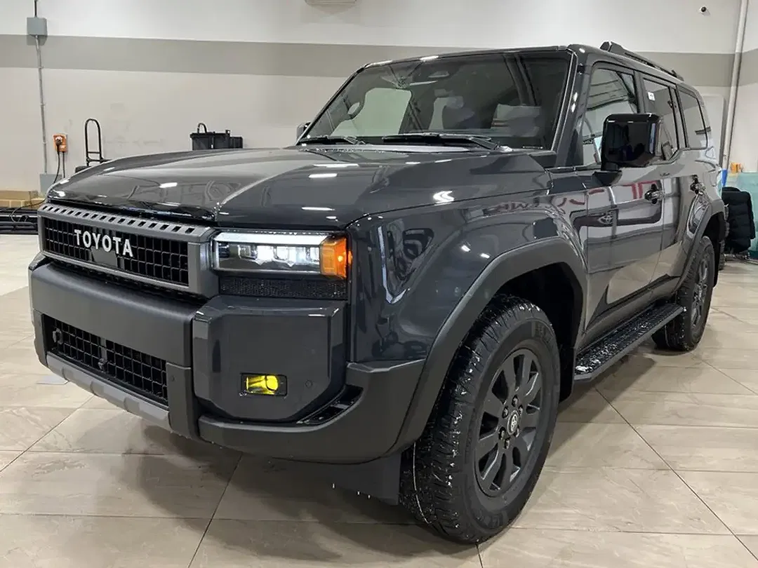 Toyota Land Cruiser - Thumbnail 3