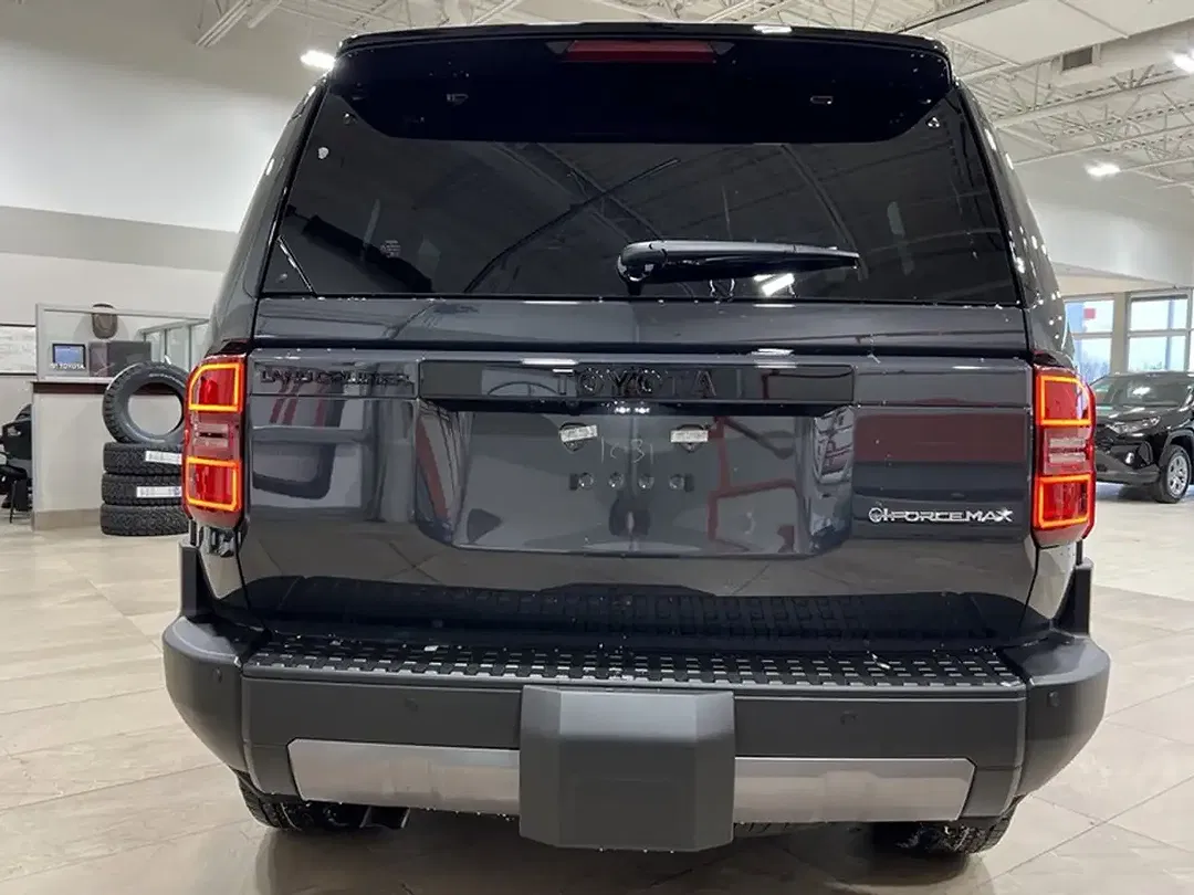 Toyota Land Cruiser - Thumbnail 6