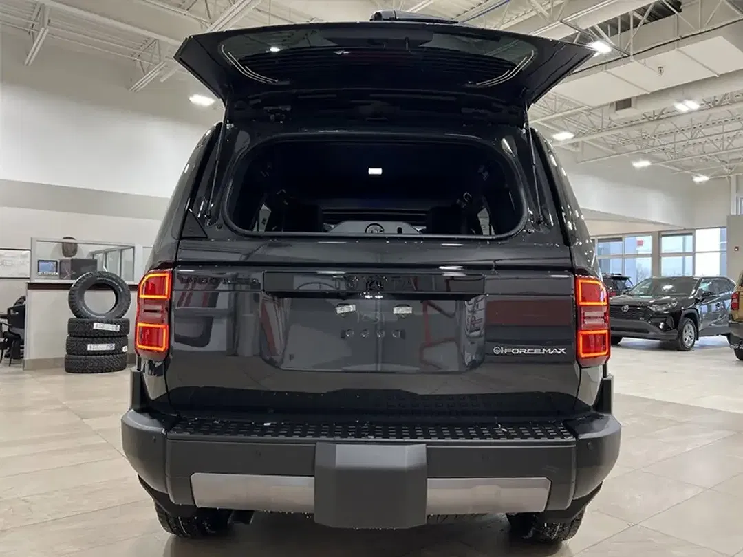 Toyota Land Cruiser - Thumbnail 8
