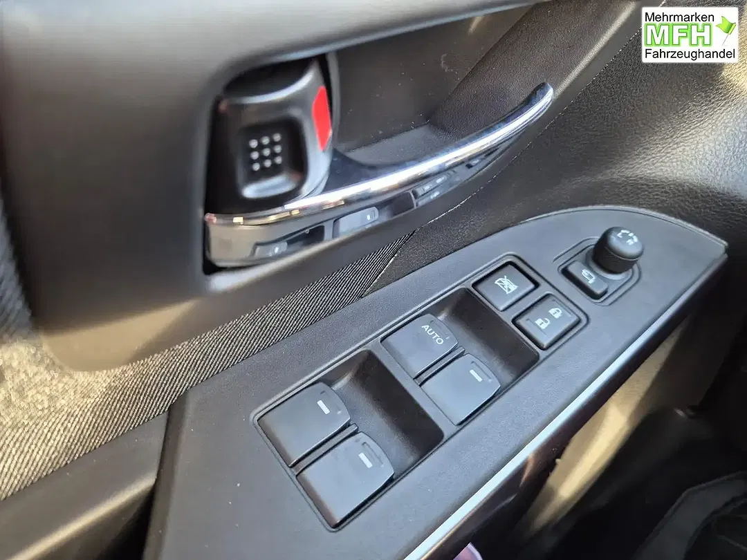 Suzuki S-Cross - Thumbnail 13